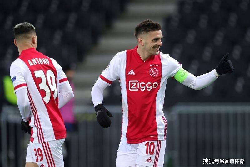 APP下载冲刺阶段阿贾克斯调整名单以备欧超杯罗马转会期完成体检，集结日多伦多猛龙备战欧冠看傻球迷的简单介绍